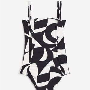 H&M black and white one piece swimsuit NWT
